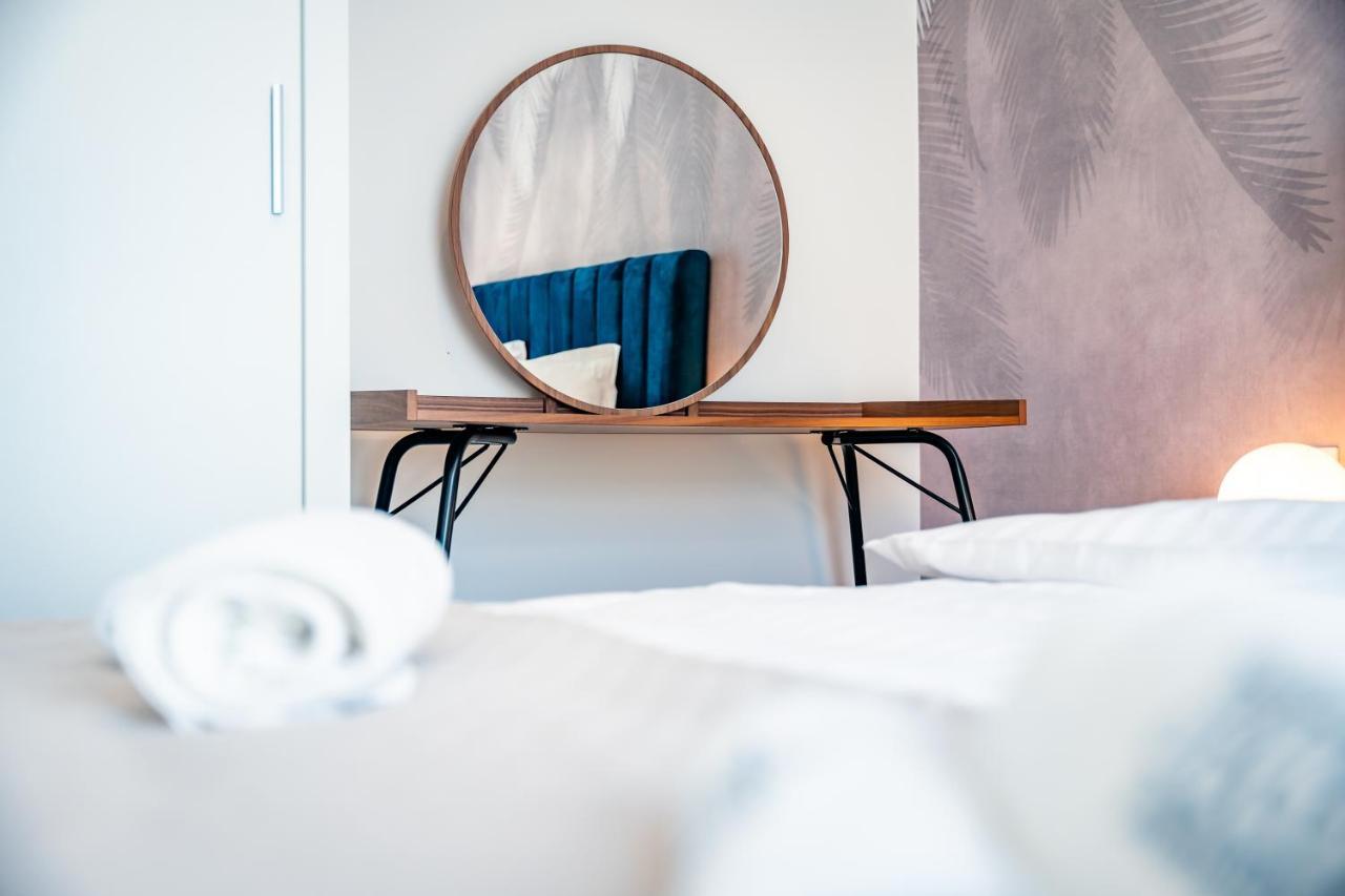 Apartamenty W Zatoce Mikołajki Exteriör bild
