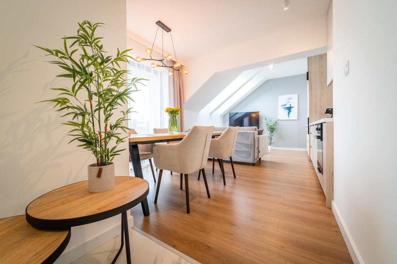 Apartamenty W Zatoce Mikołajki Exteriör bild
