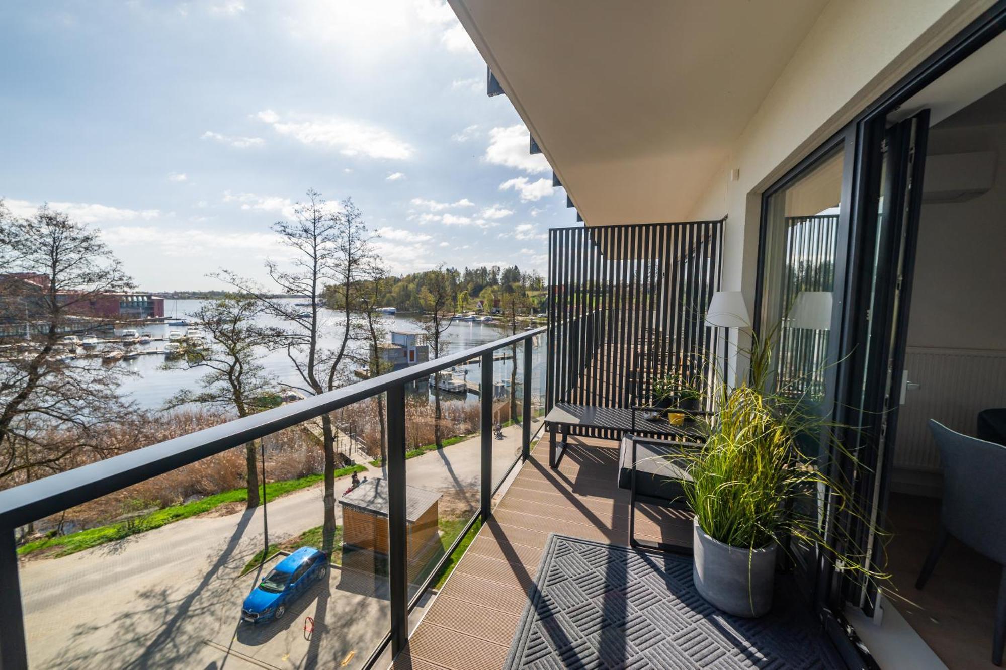 Apartamenty W Zatoce Mikołajki Exteriör bild